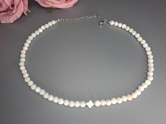Gyöngyház choker nyaklánc lóhere díszgyönggyel (38 cm + 5 cm)